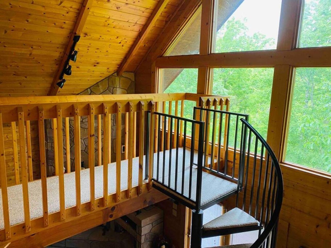 Romantic, Honeymoon Cabin In The Smokies! Гатлінбург Екстер'єр фото