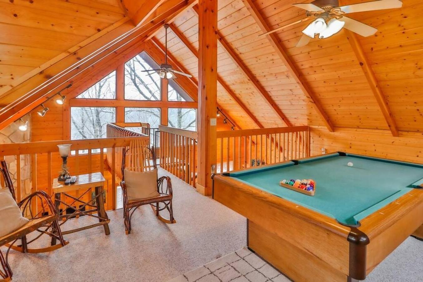 Romantic, Honeymoon Cabin In The Smokies! Гатлінбург Екстер'єр фото
