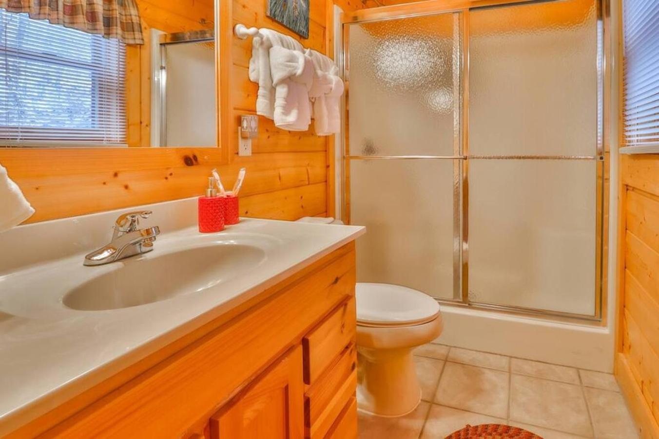 Romantic, Honeymoon Cabin In The Smokies! Гатлінбург Екстер'єр фото