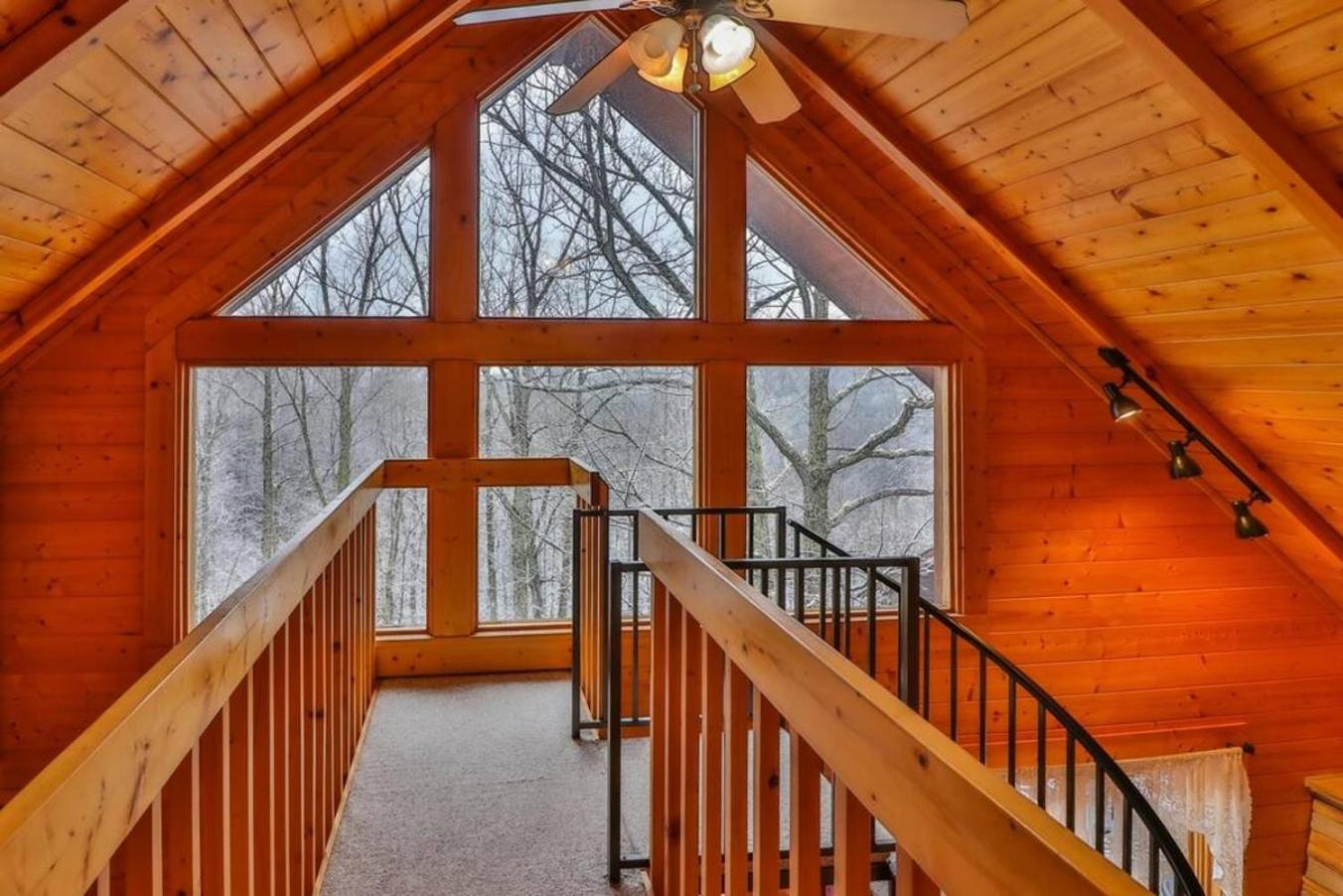 Romantic, Honeymoon Cabin In The Smokies! Гатлінбург Екстер'єр фото