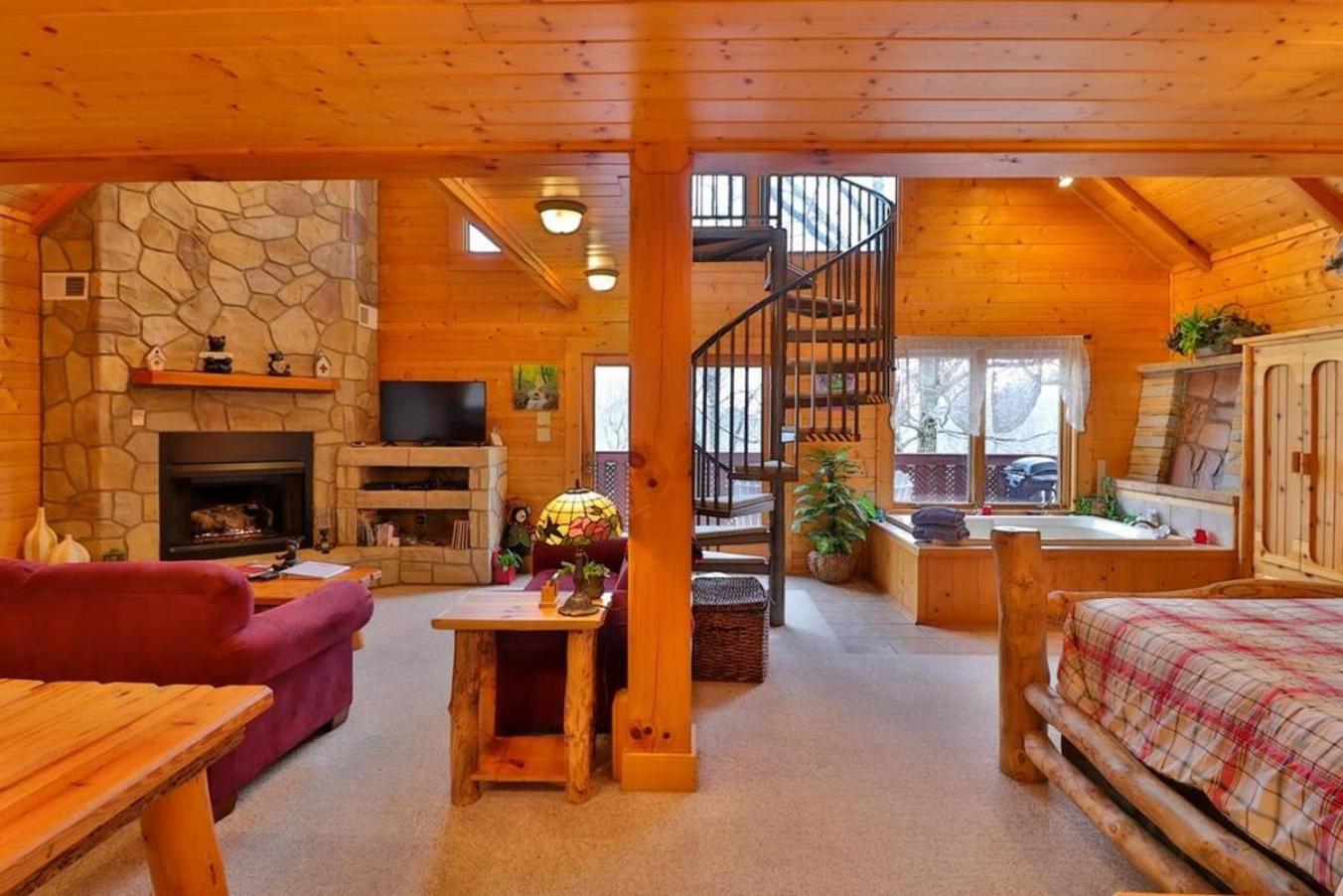 Romantic, Honeymoon Cabin In The Smokies! Гатлінбург Екстер'єр фото